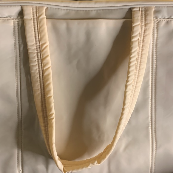 Weekender Bags for Women Personal Item Travel Duffel Shoulder Bag  NWOT - Picture 7 of 12